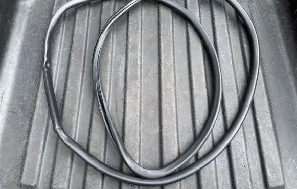 Lexus RX 450H Front door rubber seal 740AE0C5