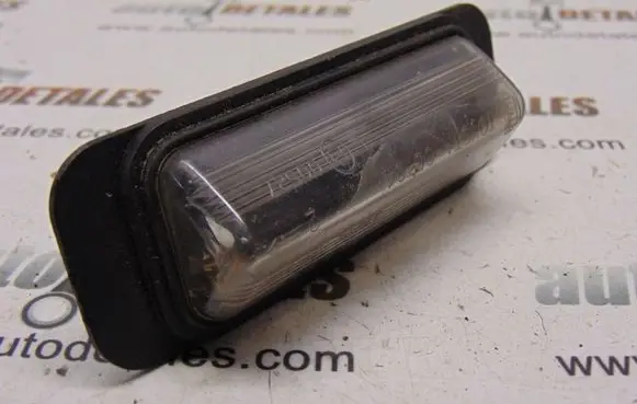 Toyota Avensis T220 Number plate light