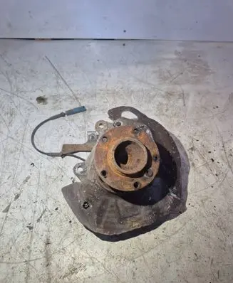 BMW 5 E39 Front wheel hub spindle knuckle