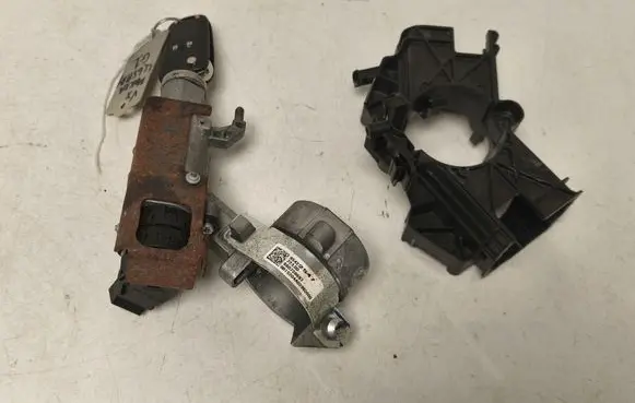 Opel Mokka Ignition lock 95422547