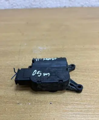 Mercedes-Benz A W169 Intake manifold valve actuator/motor A1698201042 D9814