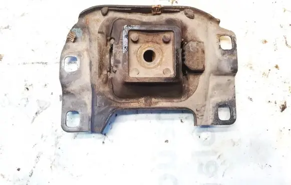 Volvo V50 Engine mount bracket 3m517m121 3m51-7m121