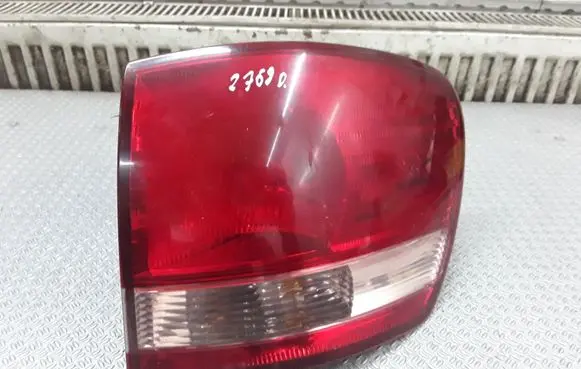 Toyota Avensis Verso Rear/tail lights