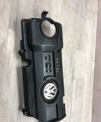 Volkswagen PASSAT B7 Engine cover (trim)