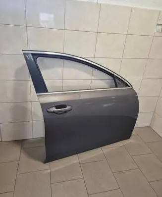 KIA Ceed Front door