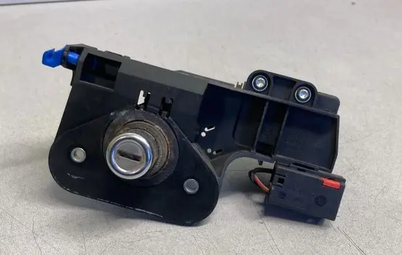 Opel Meriva A Tailgate exterior lock 09183495 90534783