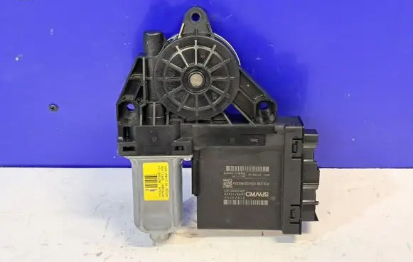 Volvo XC90 Front door window regulator motor 31674755 32214067