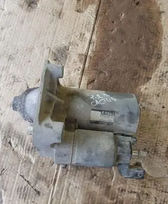 Peugeot 208 Starter motor 9671530880