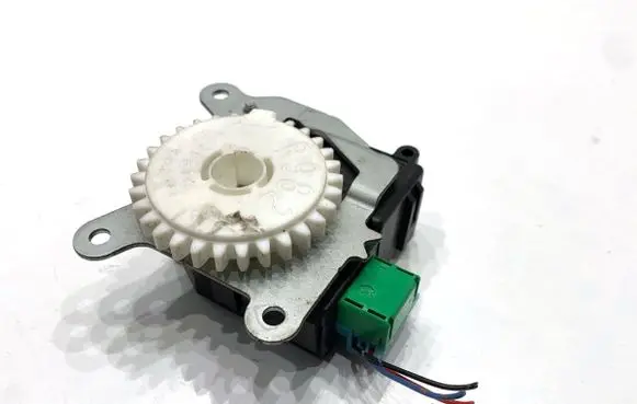 Lexus CT 200H Air flap motor/actuator 0638001100