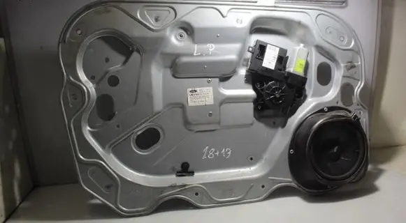 Ford C-MAX I Front window lifting mechanism without motor