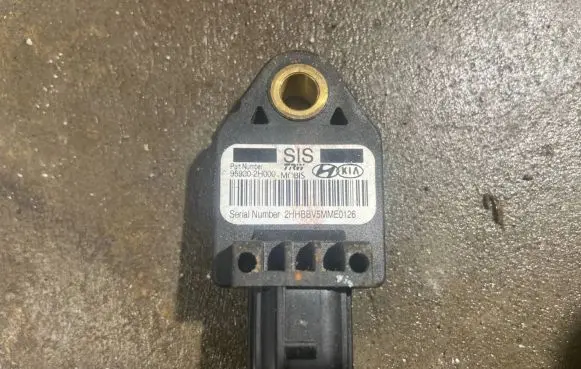 KIA Ceed Airbag deployment crash/impact sensor 959202H000 2HHBBVWMME0126