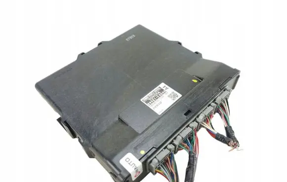 Toyota Avensis T220 Trunk lid opening control unit 89981-F4040