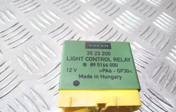 Volvo S70 V70 V70 XC Light relay 895166000 3523200