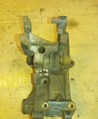 Peugeot 206 Generator/alternator bracket 96354600 9635460010