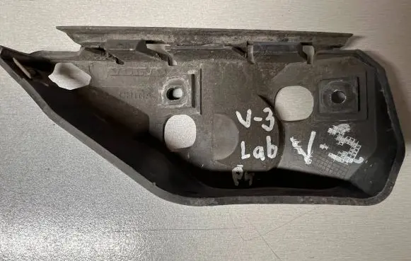 Volvo V50 Front bumper mounting bracket 31265397