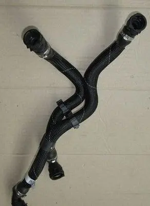 Engine coolant pipe/hose