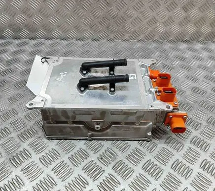 Voltage converter inverter