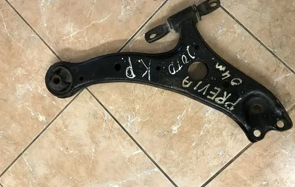 Toyota Previa (XR30, XR40) II Front lower control arm/wishbone