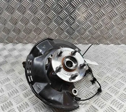 Toyota Yaris XP210 Front wheel hub 4321102410