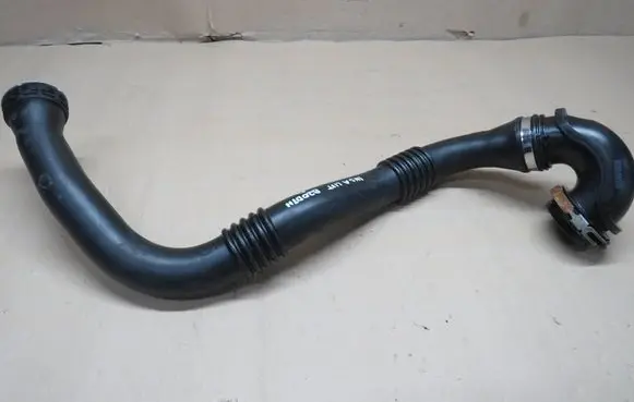 Opel Insignia A Turbo air intake inlet pipe/hose 