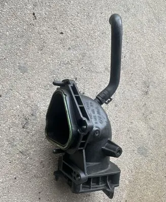 Volkswagen Golf V Air intake hose/pipe 03C129721B