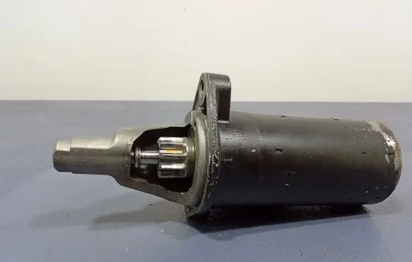 Volkswagen PASSAT B5 Starter motor LRT00217