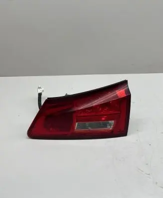 Lexus IS 220D-250-350 Tailgate rear/tail lights
