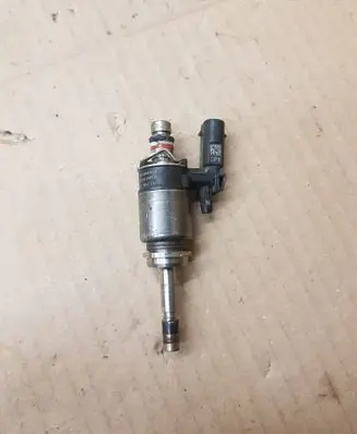 Volkswagen Golf VII Fuel injector 04E906036AD 03698160518
