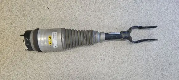 Jeep Grand Cherokee Air suspension front shock absorber 68231882AA 68231881AA
