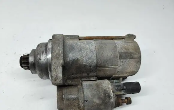 Volkswagen Golf V Starter motor