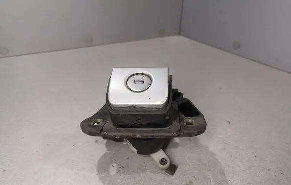 Loading door lock