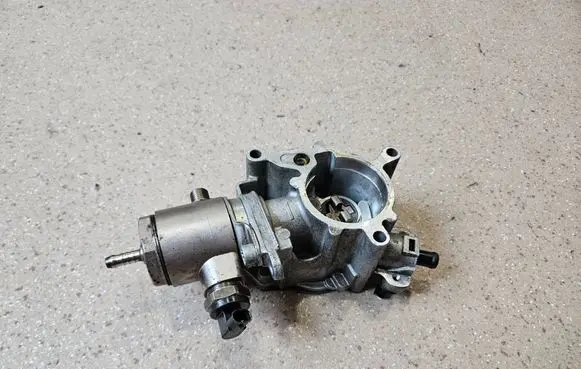 Audi Q5 SQ5 Vacuum pump 06J145100C 06J127025C