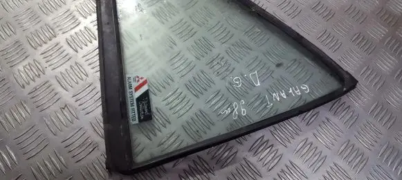 Rear vent window glass