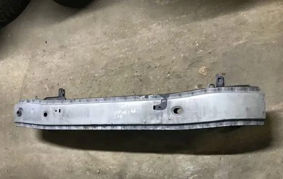 Volvo C70 Front bumper cross member 30633366