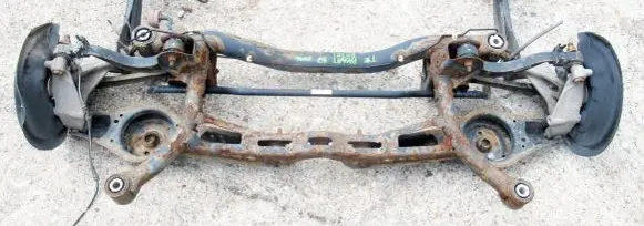 Volkswagen PASSAT B7 Rear axle beam 