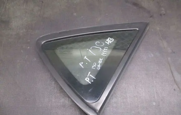 Hyundai i30 Front triangle window/glass 