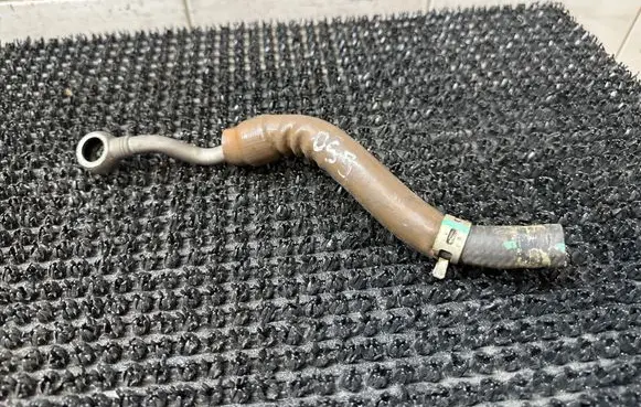 Coolant pipe/hose
