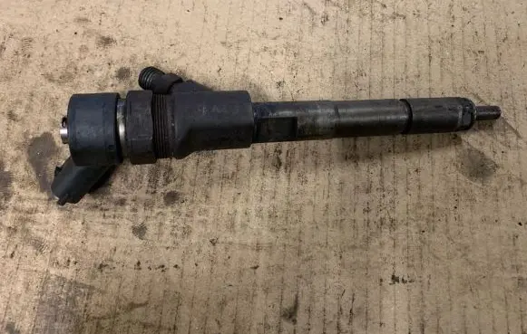 Toyota Yaris Fuel injector 0445110085