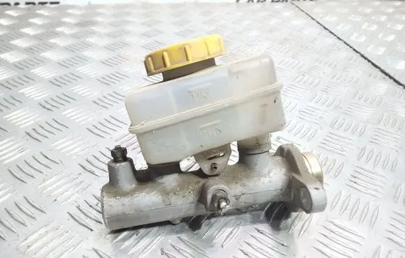 Master brake cylinder