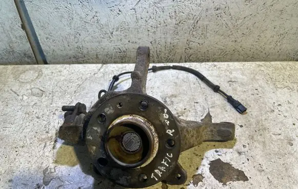 Renault Trafic II (X83) Front wheel hub 