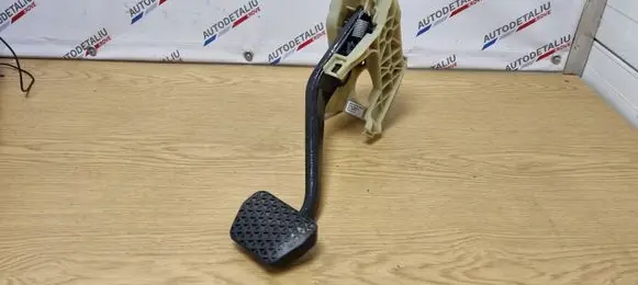 BMW X6 E71 Brake pedal 6769403