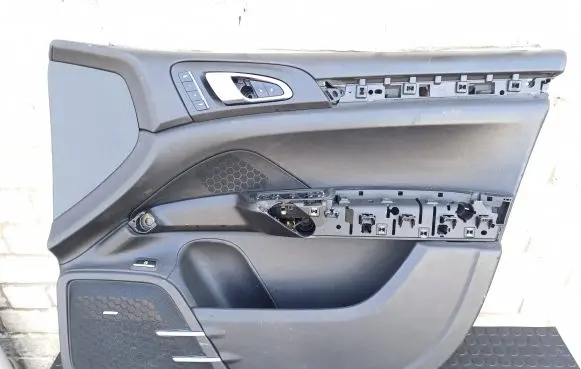 Porsche Cayenne (92A) Front door card panel trim 7P0863979