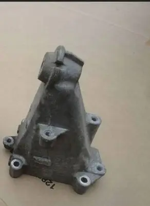 Mercedes-Benz C W204 Engine mounting bracket A2712232304