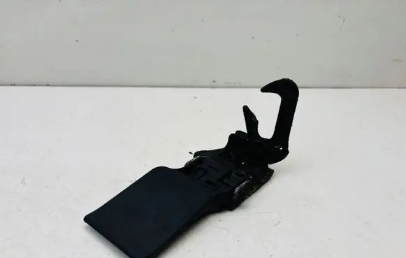 Audi Q3 8U Engine bonnet/hood lock/latch loop/hook 8U0823480A