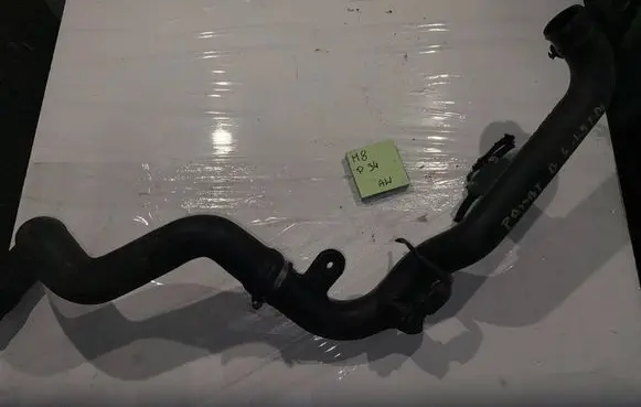 Volkswagen PASSAT B5 Intercooler hose/pipe 