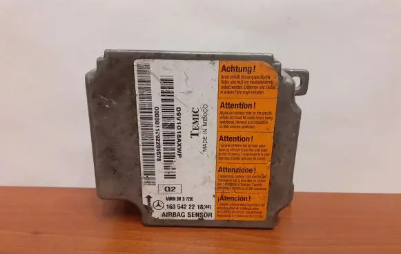 Mercedes-Benz ML W163 Airbag control unit/module 1635422218 4151