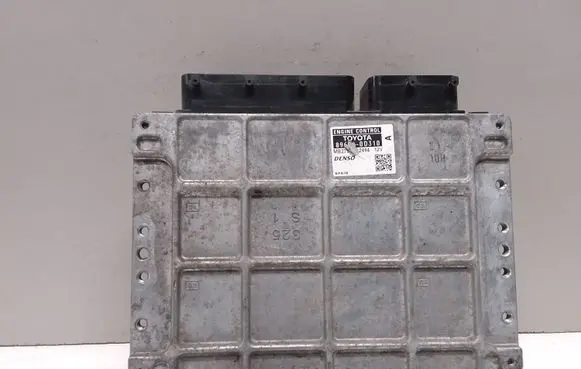 Toyota Yaris Engine control unit/module 896610D310