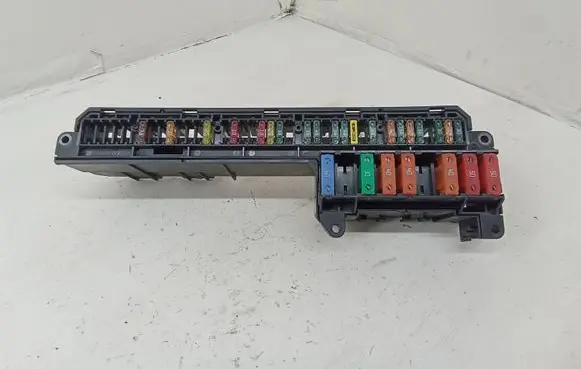 BMW 5 E60 E61 Fuse module 6957330 18917