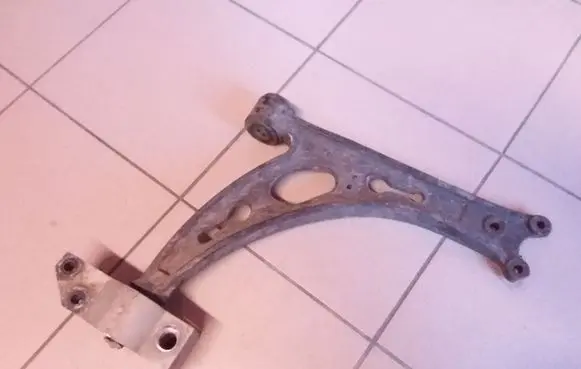 Volkswagen Touran I Front lower control arm/wishbone 1K0407153G
