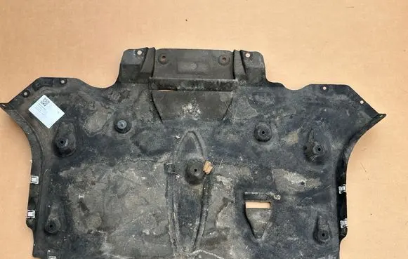 Audi A8 S8 D4 4H Engine splash shield/under tray 4H0825236